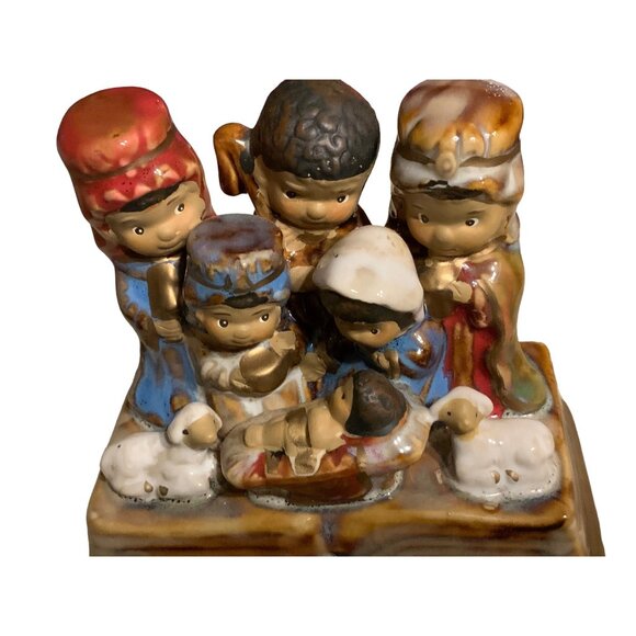 Handcrafted Small Ceramic Nativity Scene Figurine w/ Adorable Characters & Sheep - Picture 4 of 16